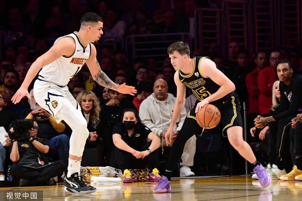 现出更多的 现出更多的